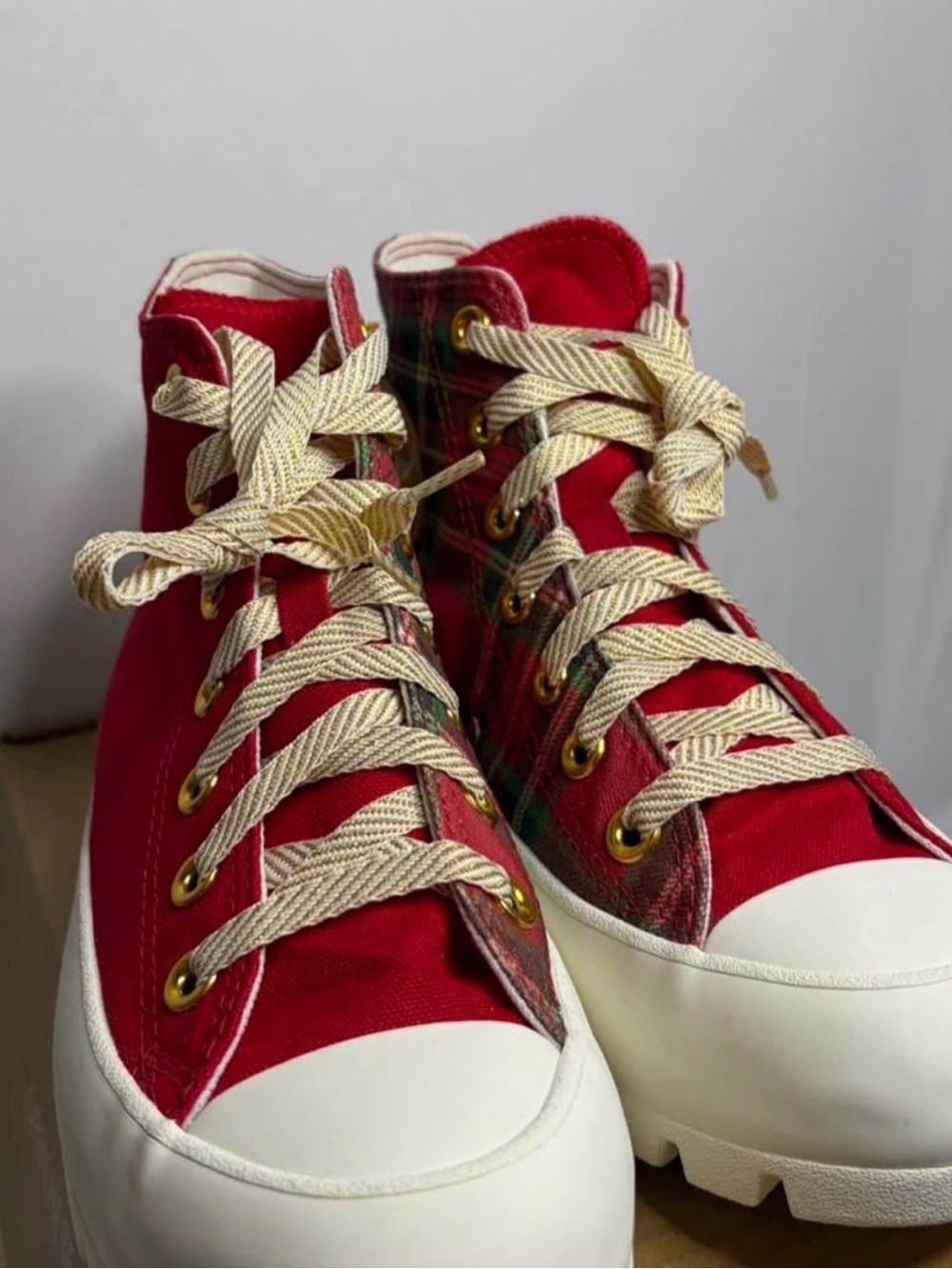 Converse Chuck Taylor Lugged
Platform Plaid Men's size 4 (fits women's 6) - Picture 3 of 5